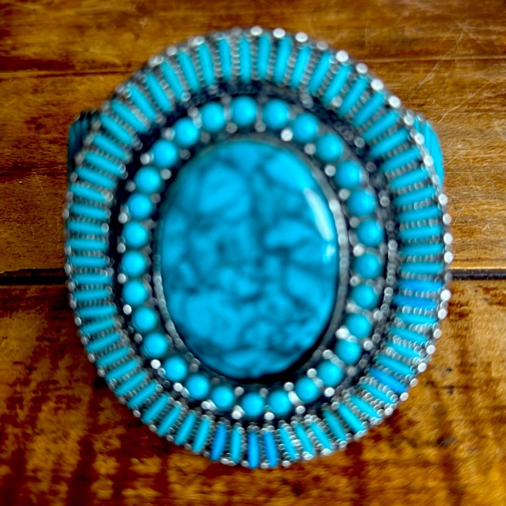 Rare Large Vintage Faux Turquoise Silver Tone Cuff Bracelet - Picture 4 of 12
